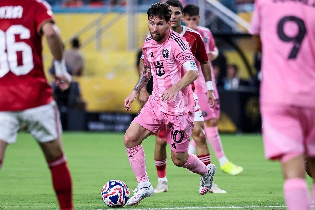 包含梅西在瑞士队比赛中出色防守，反败为胜引发热议！引发球迷热议的词条-九游app下载最新版本